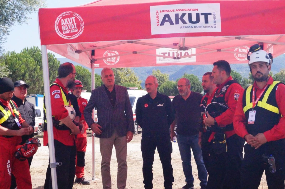 17 Ağustos&rsquo;un Yıl D&ouml;n&uuml;m&uuml;nde AKUT&rsquo;tan Kocaeli&rsquo;de Kentsel Arama Kurtarma Tatbikatı