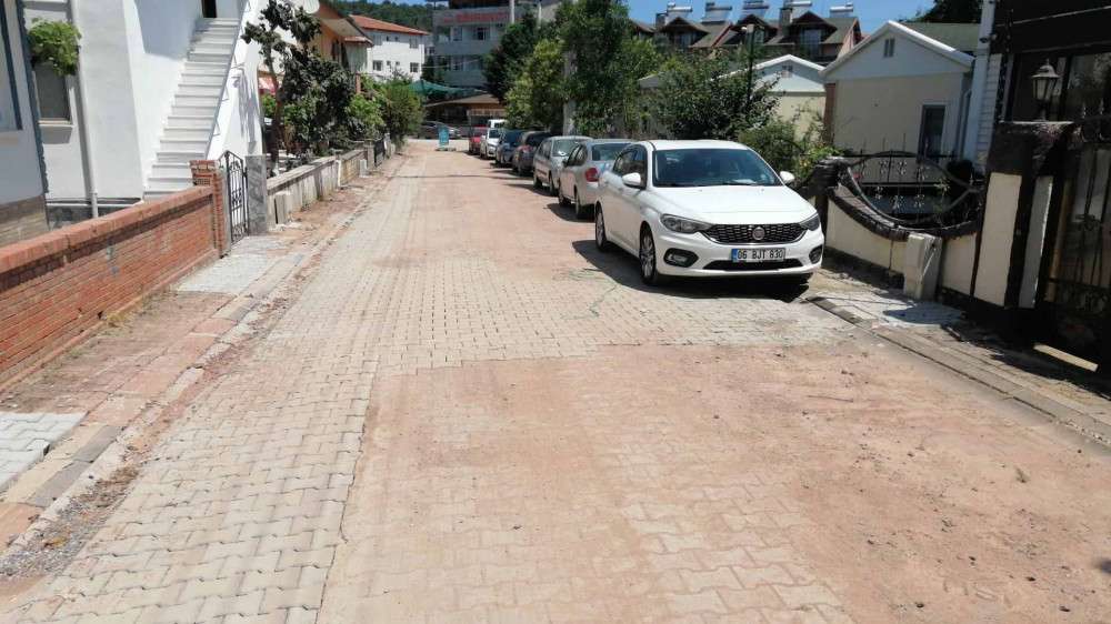 KÖY YOLLARINDA ASFALTLAMA VE TERASMAN ÇALIŞMALARI