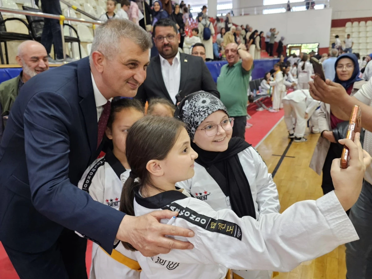 293 GÖLCÜK BELEDİYESPOR TAEKWONDO SPORCUSU KUŞAK ATLADI