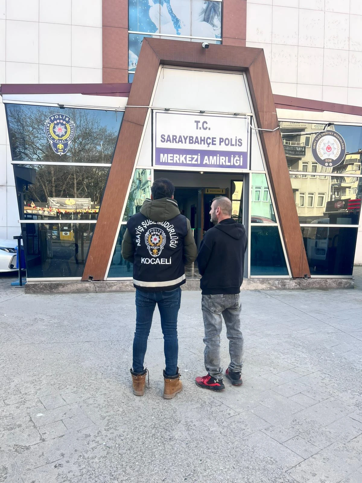  8 YIL CEZASI OLAN FİRARİ ZEHİR TACİRİ YAKALANDI!