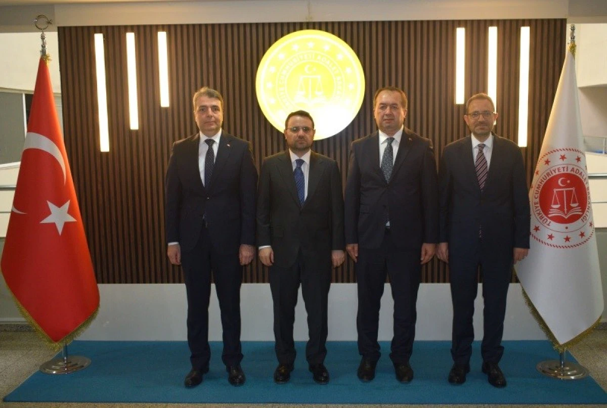 ADALET BAKANI G&Uuml;RLEK'TEN KOCAELİ ADLİYESİNE ZİYARET
