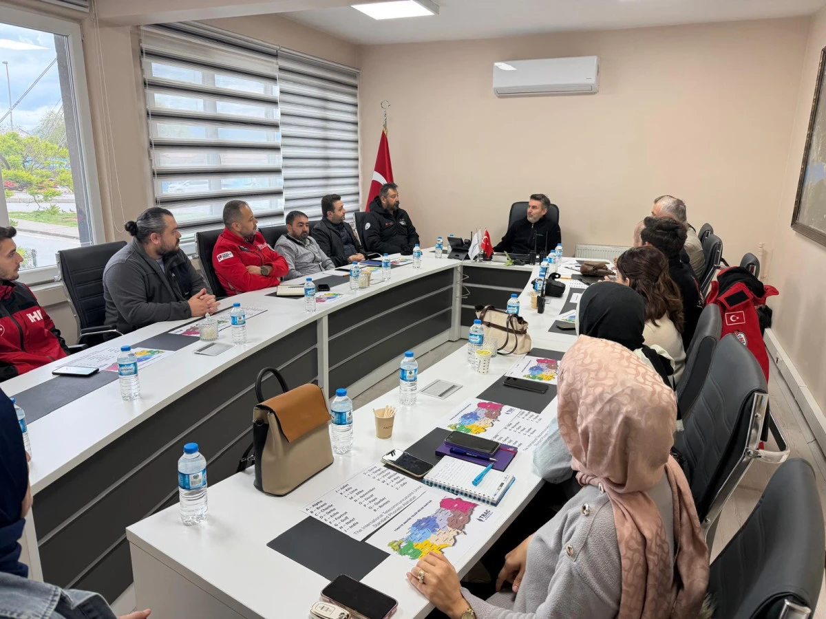 AFETLERDE KESİNTİSİZ HABERLEŞME İ&Ccedil;İN TELSİZ EĞİTİMİ