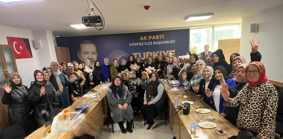 AK PARTİ KOCAELİ KADIN KOLLARI 12 İL&Ccedil;EDE DEĞERLENDİRME TOPLANTISI YAPTI