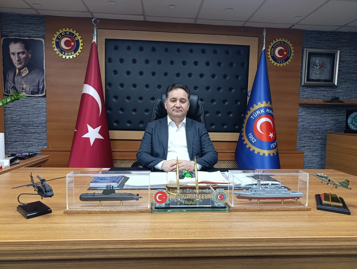 AK&Ccedil;ER &ldquo;&Ccedil;ALIŞANLAR BANKA YERİNE MAAŞLARINI ZARFLA ALMALI&rdquo;