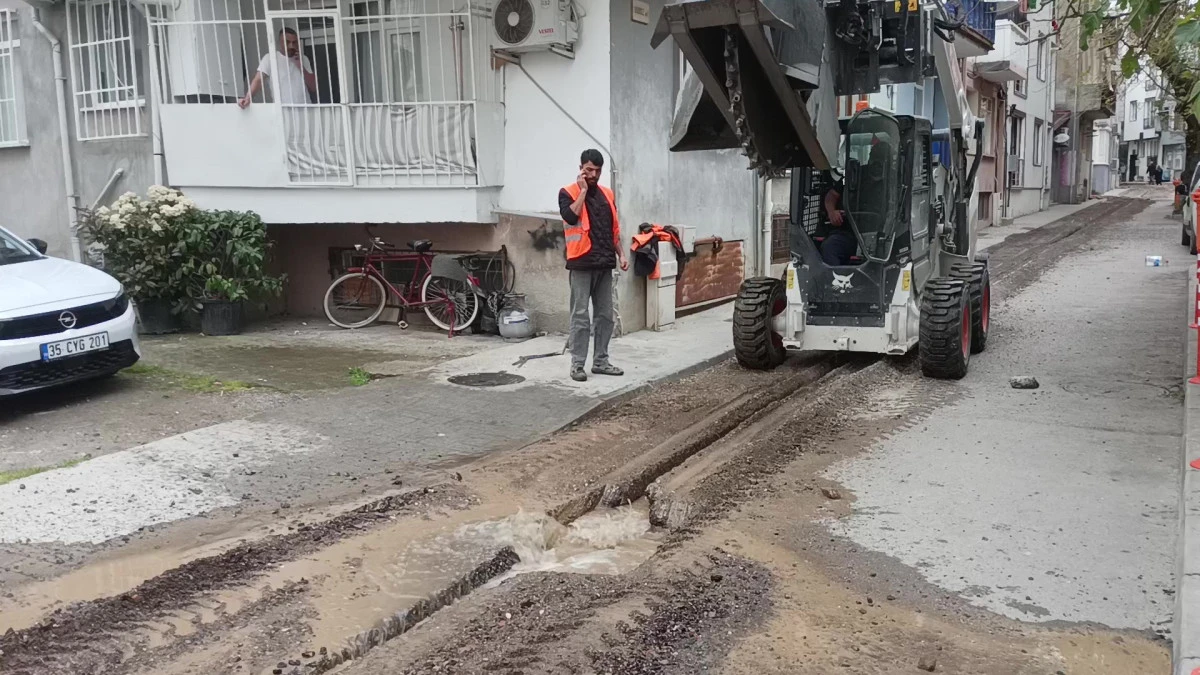 ALTYAPI &Ccedil;ALIŞMASINDA ANA SU HATTI PATLADI