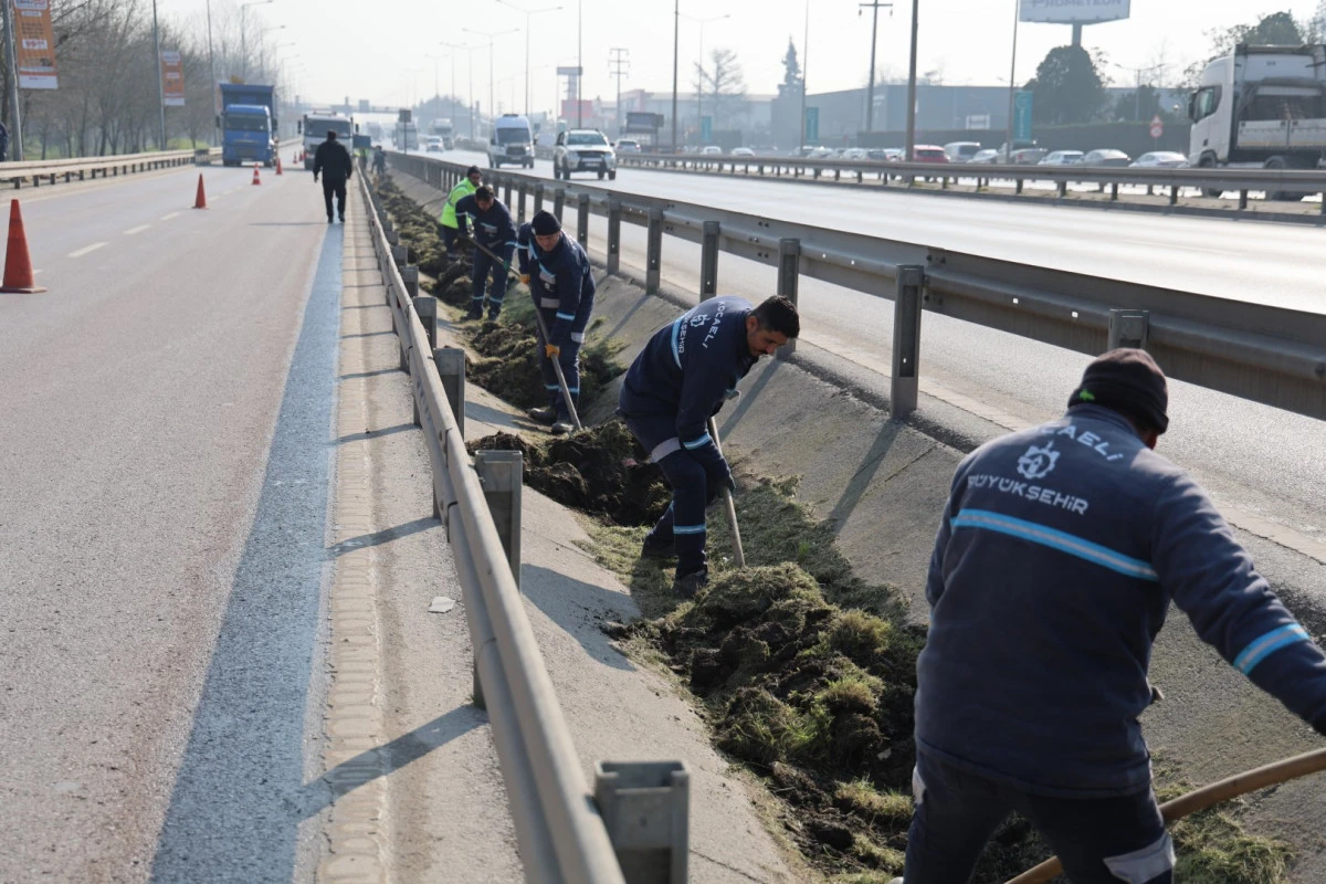 ANA ARTERLERDE YOĞUN TEMİZLİK MESAİSİ