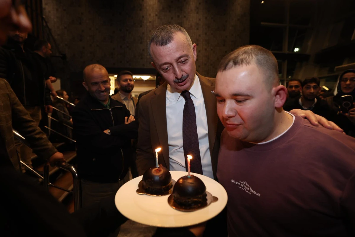 ARİF&rsquo;E DOĞUM G&Uuml;N&Uuml; S&Uuml;RPRİZİ