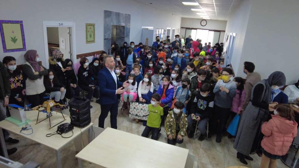 BAŞİSKELE ÇOCUK ÜNİVERSİTESİ'NDEN BİLİM VE TEKNOLOJİ HAFTASI