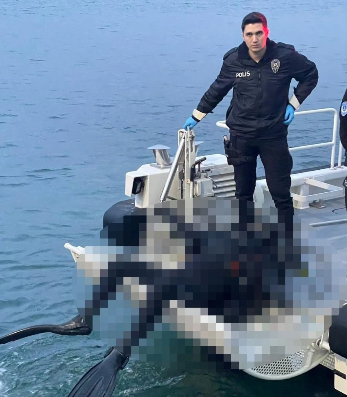 BAŞİSKELE SAHİLİNDE DALGI&Ccedil; CESETİ BULUNDU