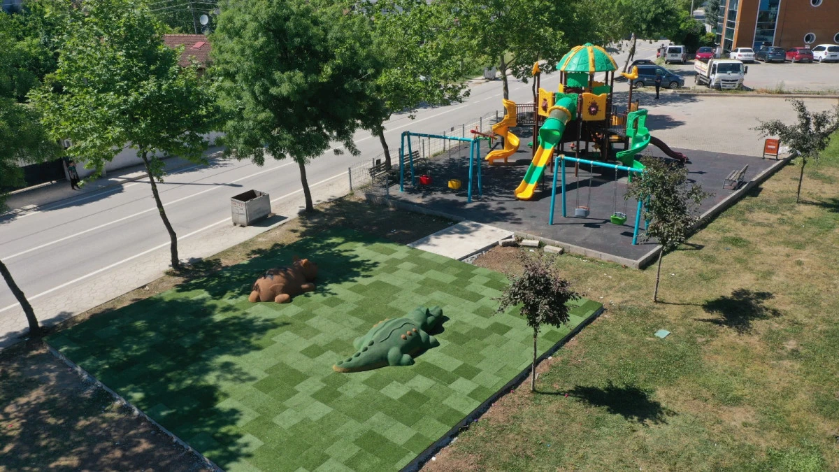 BAŞİSKELE'DE ÇOCUK PARKLARI YENİLENİYOR