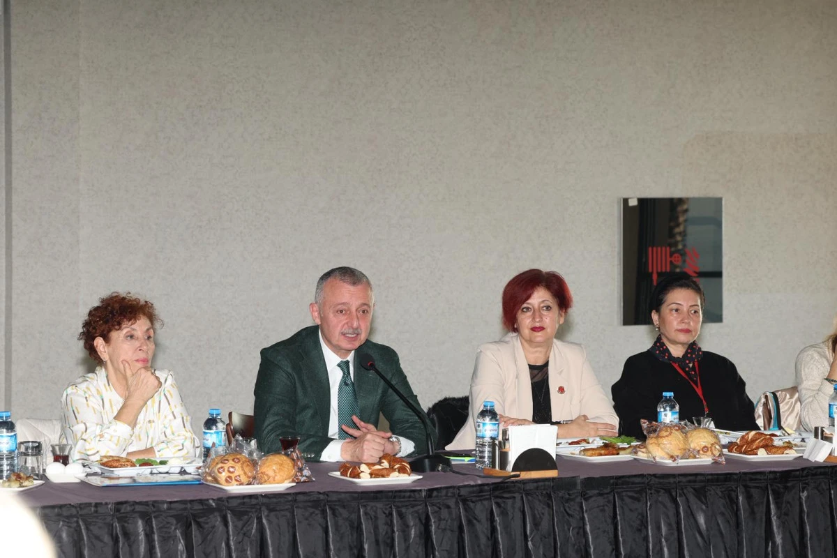 BAŞKAN BÜYÜKAKIN: ‘’BÜYÜKLERİMİZ, ŞEHRİMİZİN HAZİNELERİDİR’’