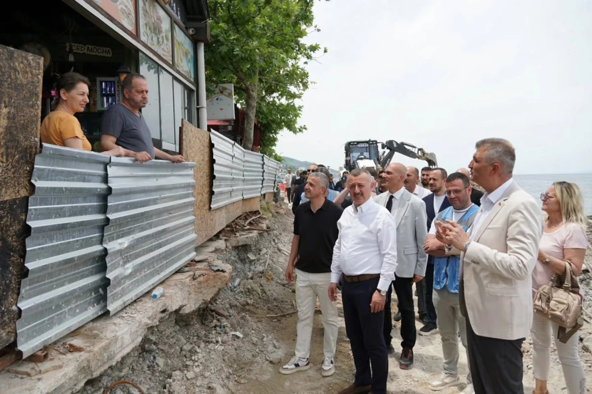 Başkan B&uuml;y&uuml;kakın, Değirmendere&rsquo;deki &Ccedil;alışmaları İnceledi