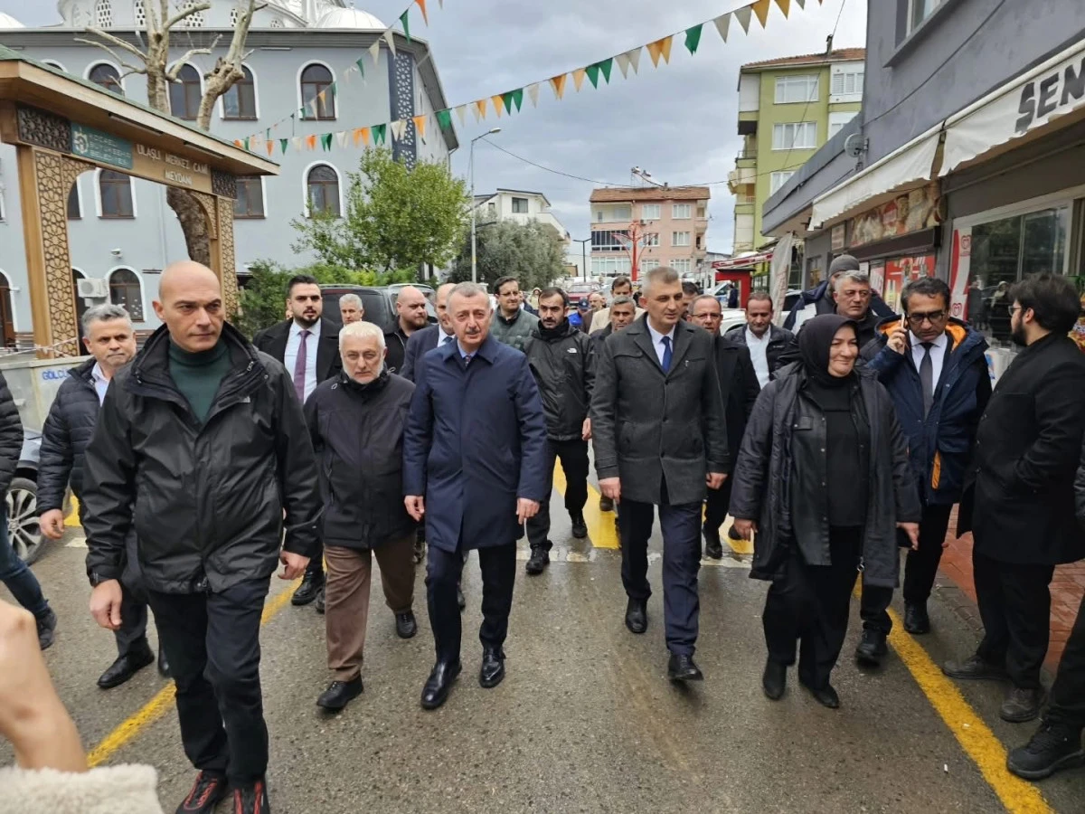 BAŞKAN B&Uuml;Y&Uuml;KAKIN ULAŞLI'DA ESNAF VE VATANDAŞLARLA BULUŞTU