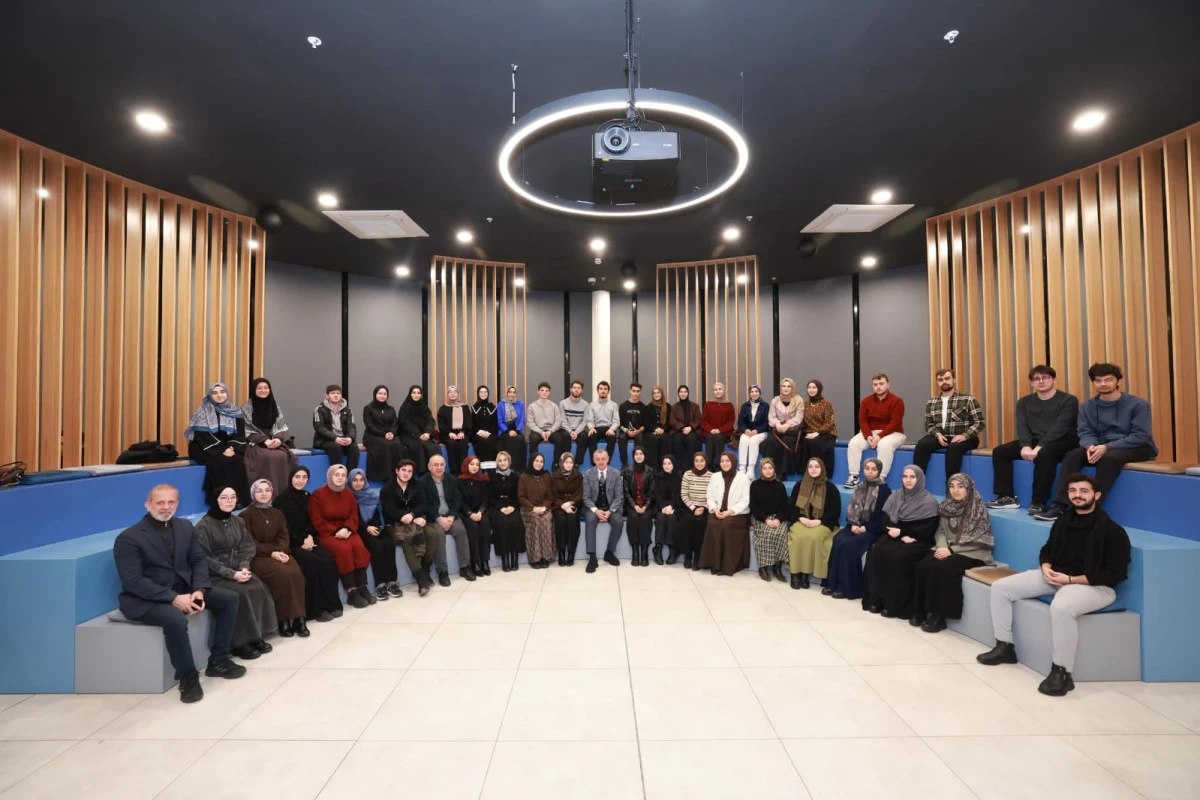 BAŞKAN B&Uuml;Y&Uuml;KAKIN YENİ YILI GEN&Ccedil;LERLE KARŞILADI 