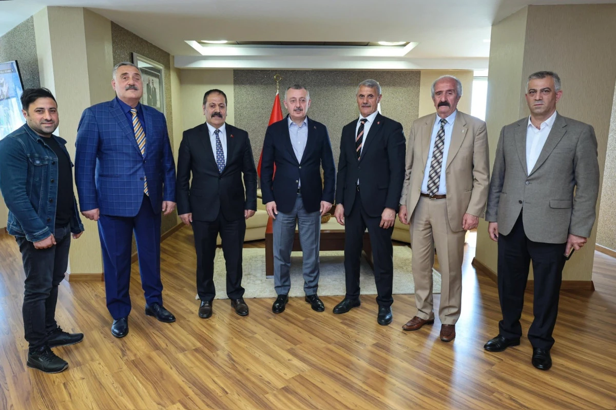 BAŞKAN BÜYÜKAKIN’A MERİH DEMİRAL’IN BABASI VE STK’LARDAN ZİYARET