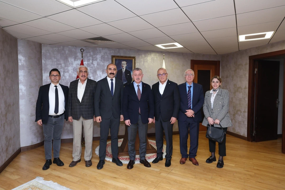 BAŞKAN BÜYÜKAKIN’A ZİYARETÇİ AKINI