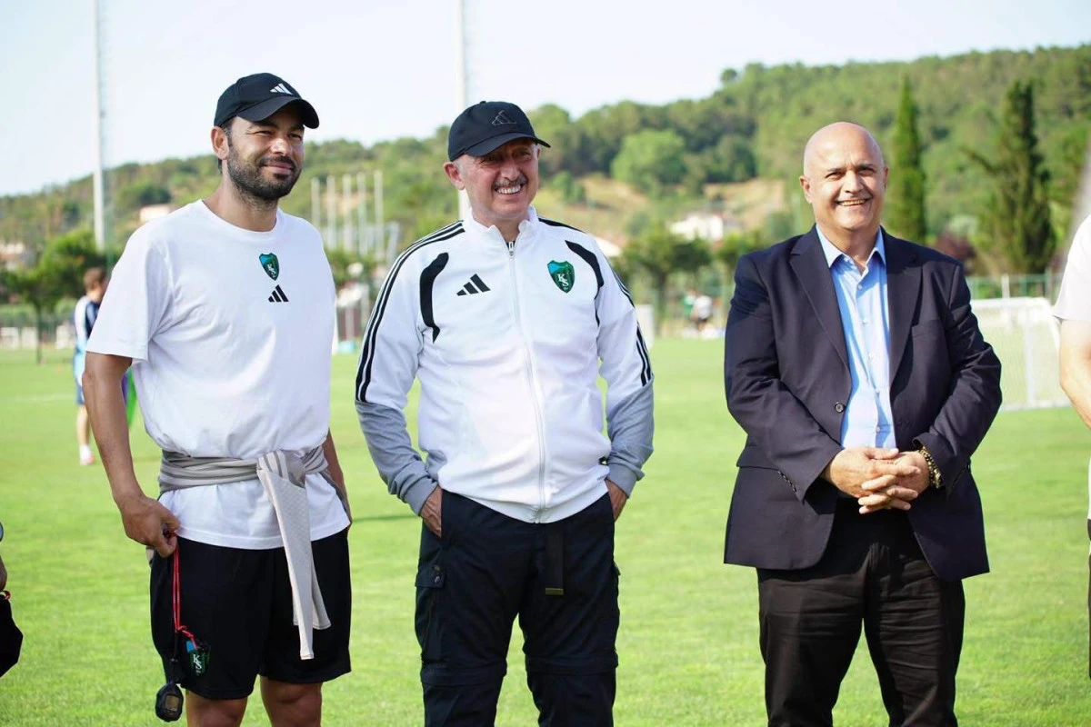 Başkan B&uuml;y&uuml;kakın&rsquo;dan  Kocaelispor&rsquo;a moral