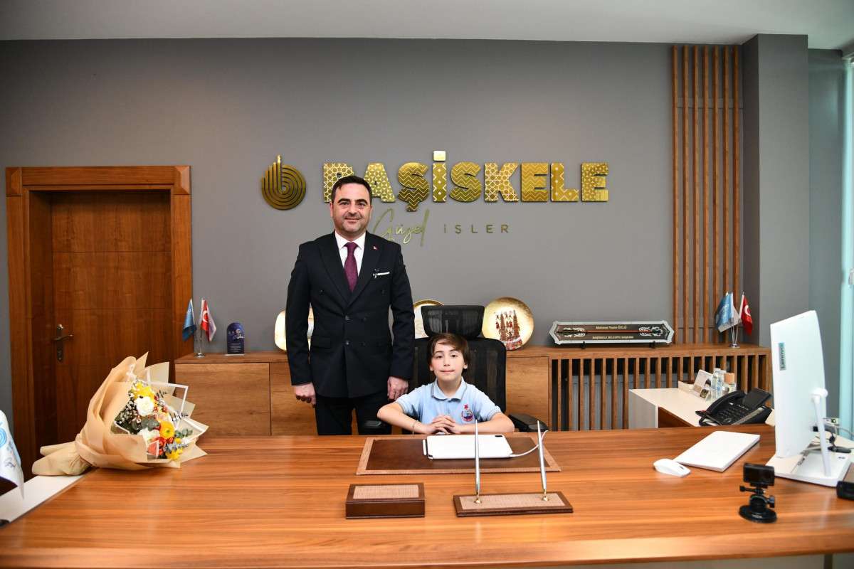 BAŞKAN ÖZLÜ KOLTUĞUNU MİNİK ABDULLAH'A DEVRETTİ