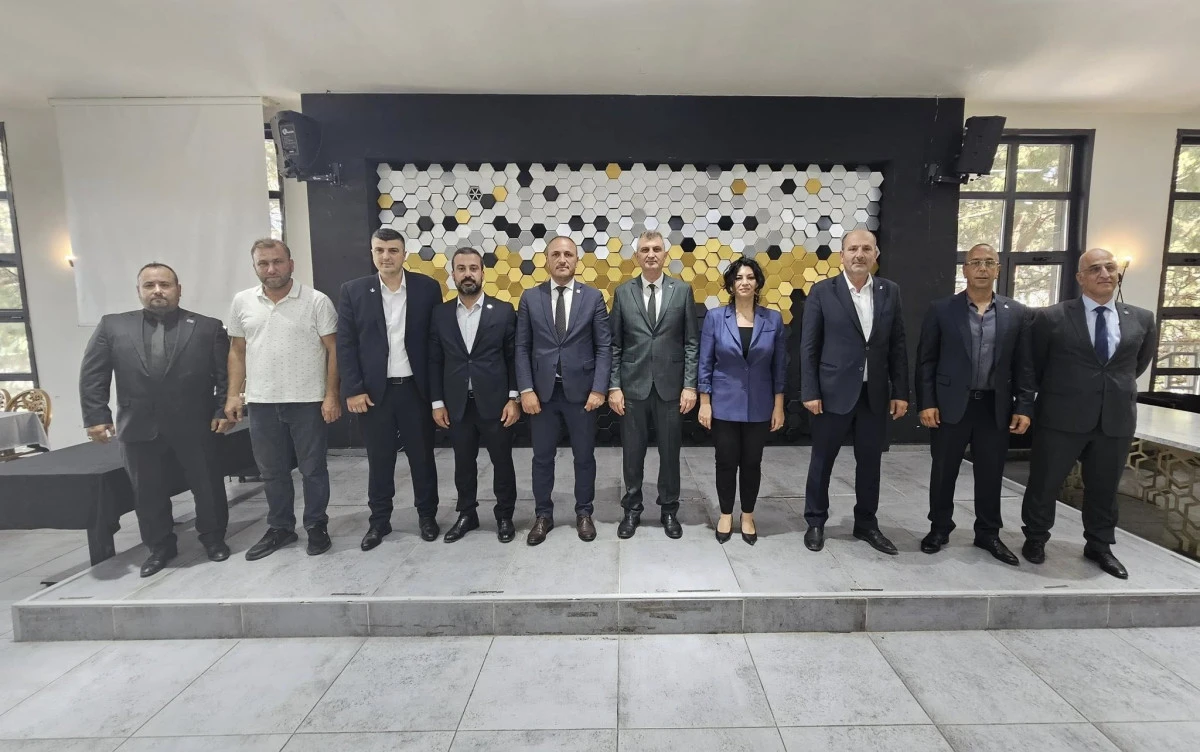 BAŞKAN SEZER SİYASİ PARTİ LİDERLERİYLE İSTİŞARE YAPTI