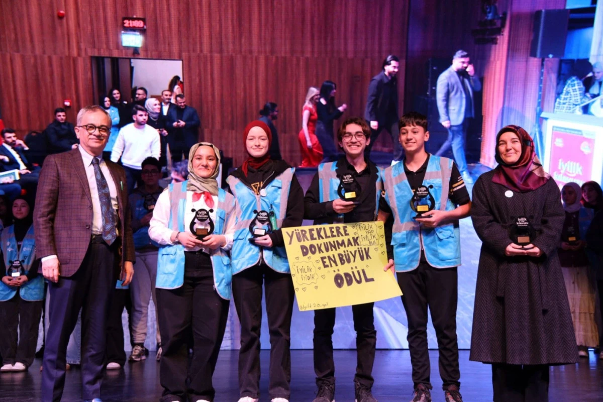 BU GECEDE İYİLİĞE REHBER EDENLER BULUŞTU