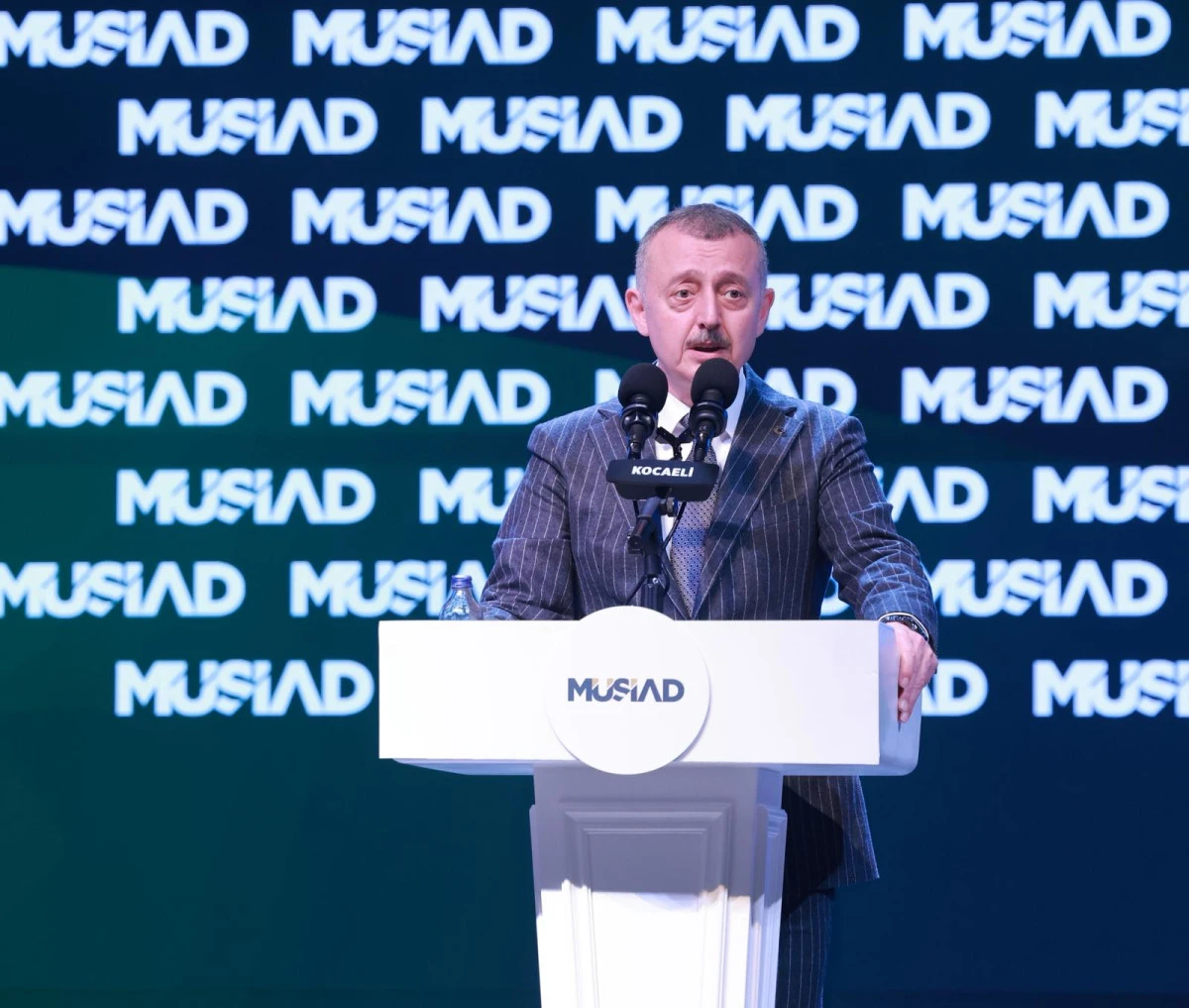 B&Uuml;Y&Uuml;KAKIN: KENTSEL D&Ouml;N&Uuml;Ş&Uuml;M&Uuml; KARARLI ADIMLARLA Y&Uuml;R&Uuml;T&Uuml;YORUZ