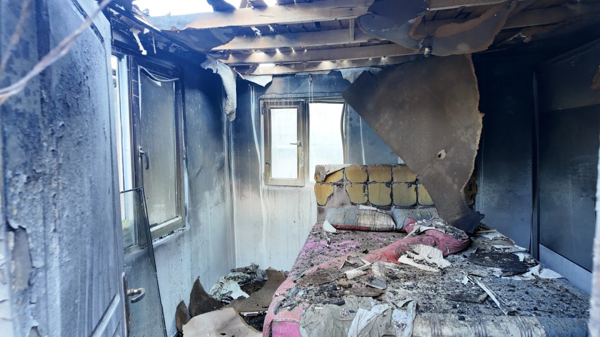 BÜYÜKŞEHİR’DEN EVİ YANAN VATANDAŞA YARDIM ELİ
