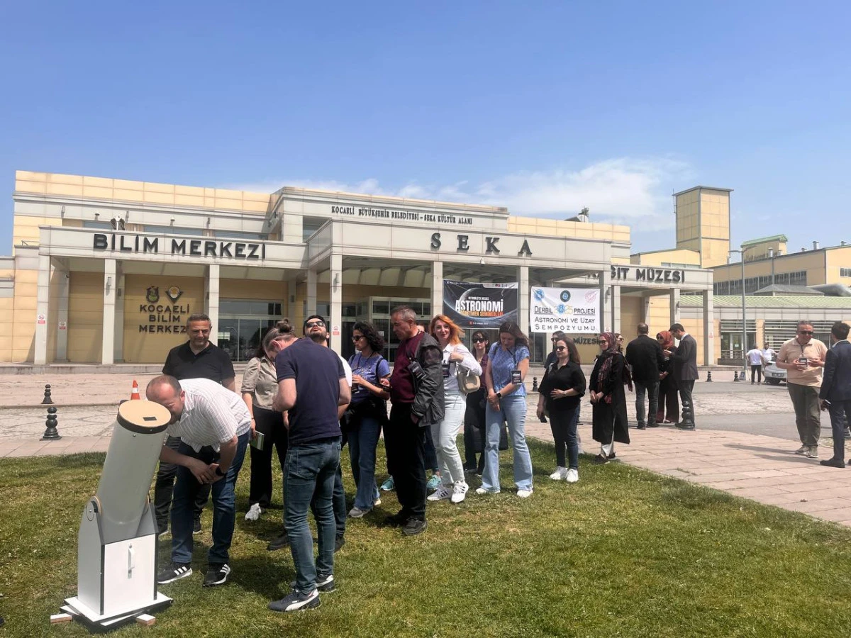 BÜYÜKŞEHİR’LE GÖKYÜZÜNÜN SIRLARINI KEŞFETTİLER