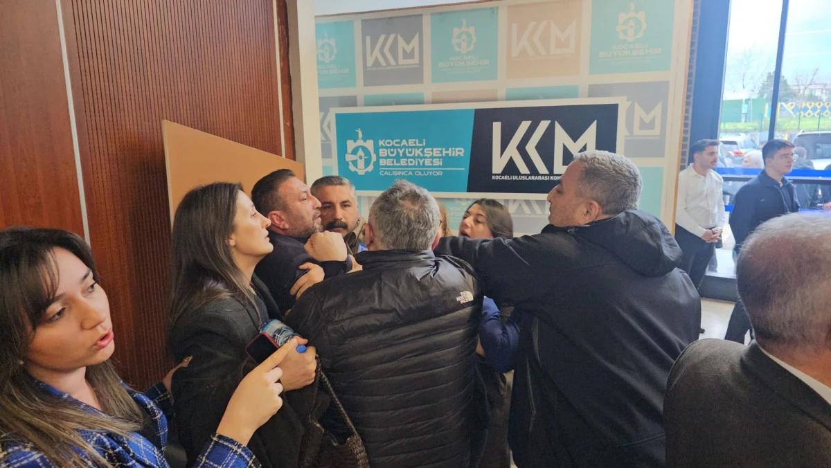 CHP'Lİ MECLİS &Uuml;YESİNDEN AĞZA ALINMAYACAK K&Uuml;F&Uuml;RLER