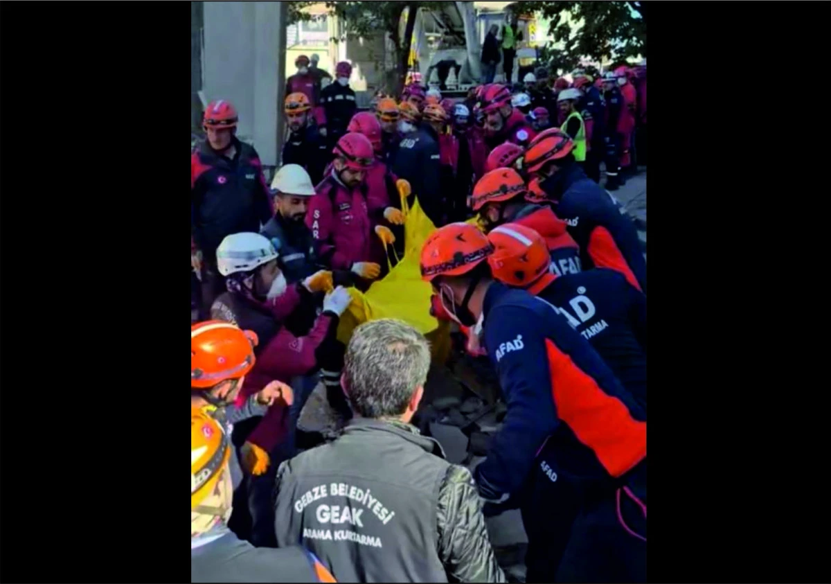 ÇÖKEN BİNANIN ENKAZINDA 2 KİŞİNİN CANSIZ BEDENİ ÇIKARTILDI !