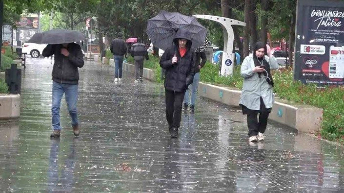 Cumartesi Kavrulacağız, Pazar Yağmur Geliyor
