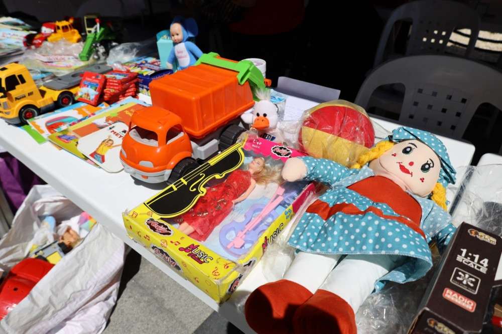 DEPREMZEDE ÇOCUKLAR İÇİN OYUNCAK KAMPANYASI 
