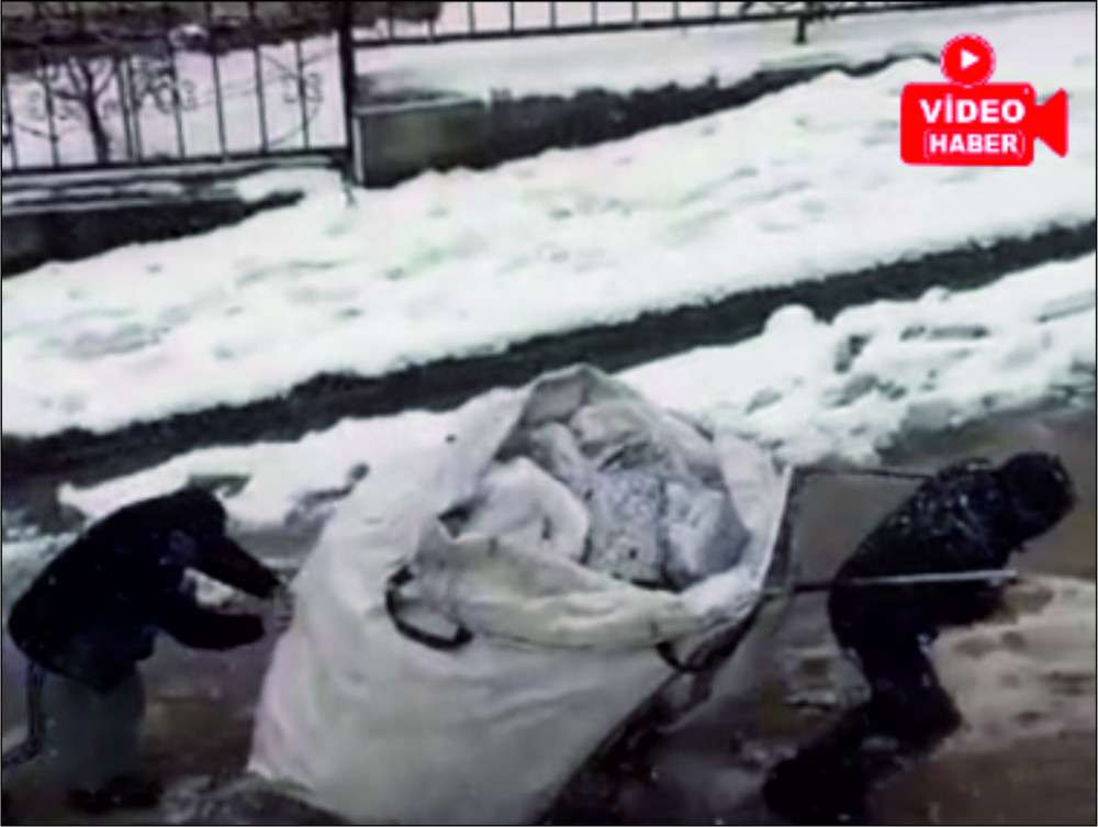 DERİNCE DE ''İNSANLIK ÖLMEMİŞ'' DEDİRTEN GÖRÜNTÜ