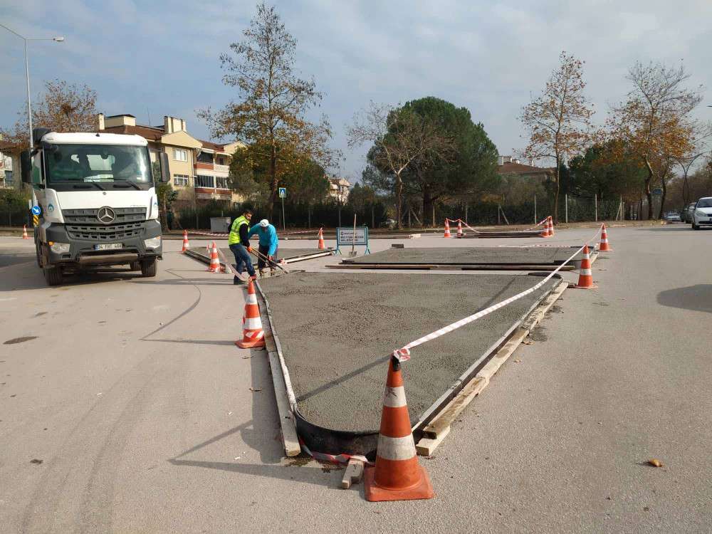 DERİNCE YENİKENT MAHALLESİ'NDE KONTROLLÜ KAVŞAK DÜZENLENMESİ 