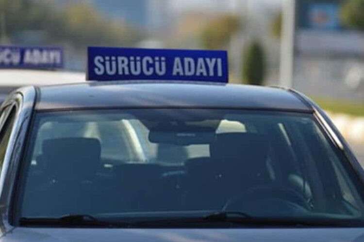 EHLİYET ALMADA YAŞ SINIRI DÜŞÜRÜLDÜ