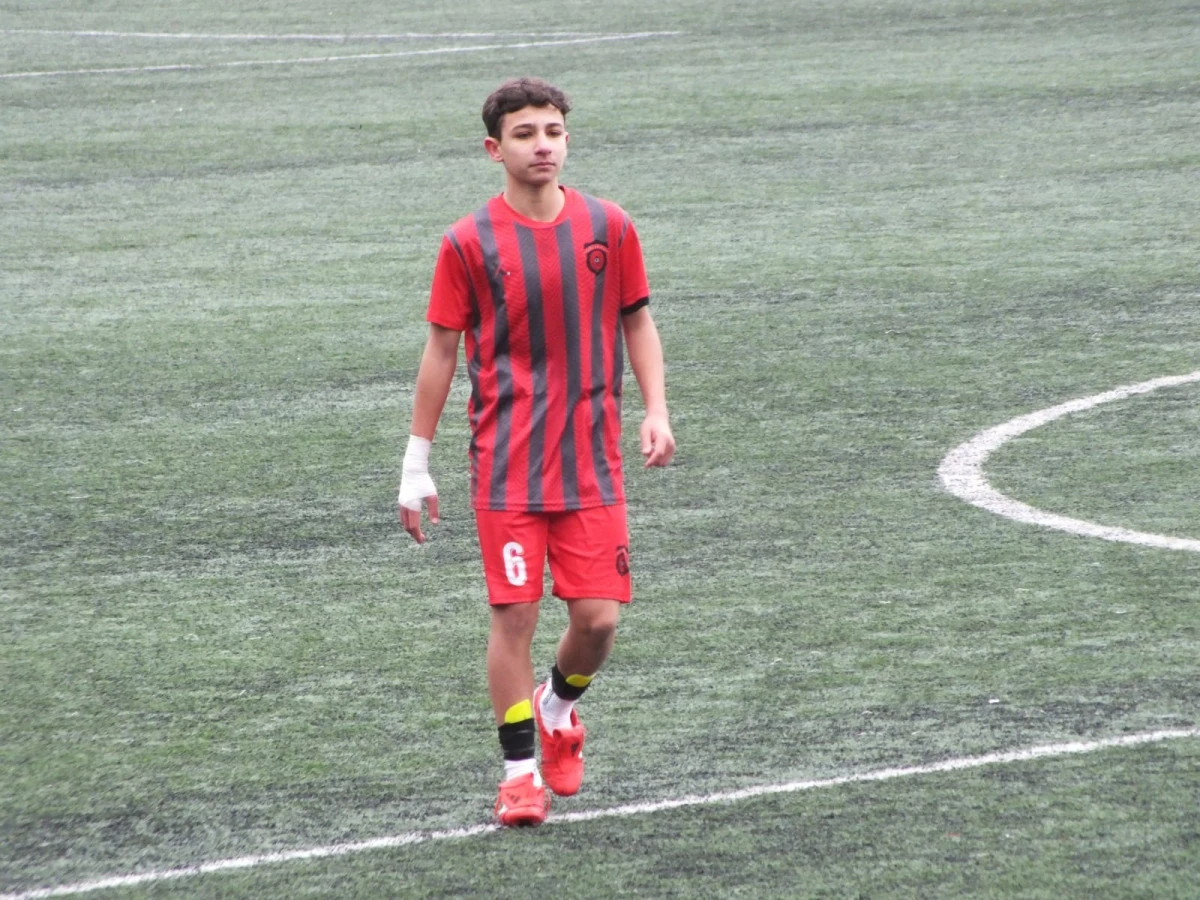 EMRE UMUT&rsquo;A AY-YILDIZLI DAVET