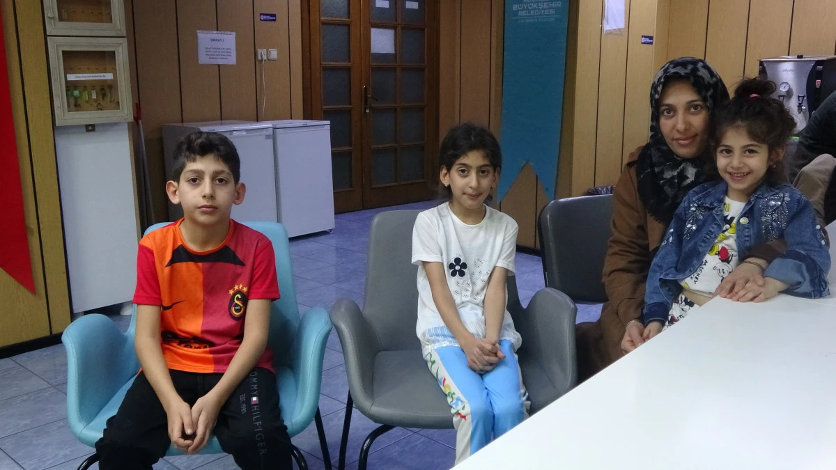 EŞİ CEZAEVİNE GİREN KADIN &Ccedil;OCUKLARIYLA BİRLİKTE HASTANE MESCİDİNE SIĞINDI