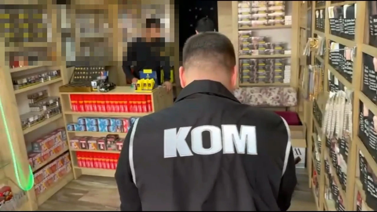 EVİN ODALARINI SİGARA İMALATHANESİNE ÇEVİRMİŞLER