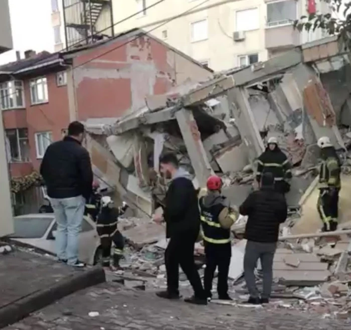 GEBZE'DE BİNA ÇÖKTÜ: ÇOK SAYIDA EKİP SEVK EDİLDİ