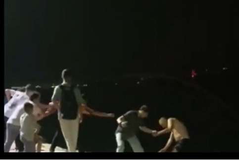 GECE DENİZE GİREN ŞAHIS SAHİLİİ AYAĞA KALDIRDI