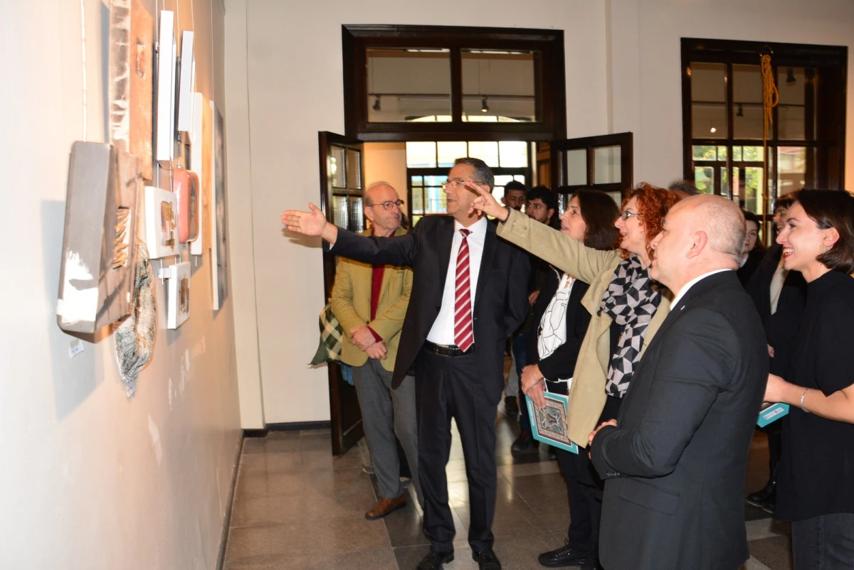 GEÇMİŞ, BUGÜN, GELECEK” SERGİSİ SANATSEVERLERLE BULUŞTU