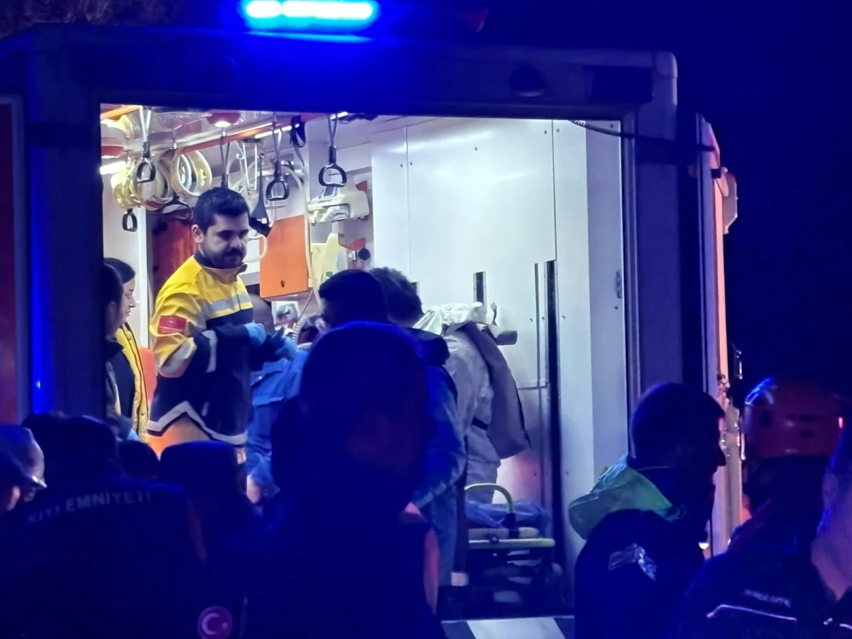 GEMİDEN TAHLİYE EDİLEN 25 PERSONEL KOCAELİ'YE GETİRİLDİ