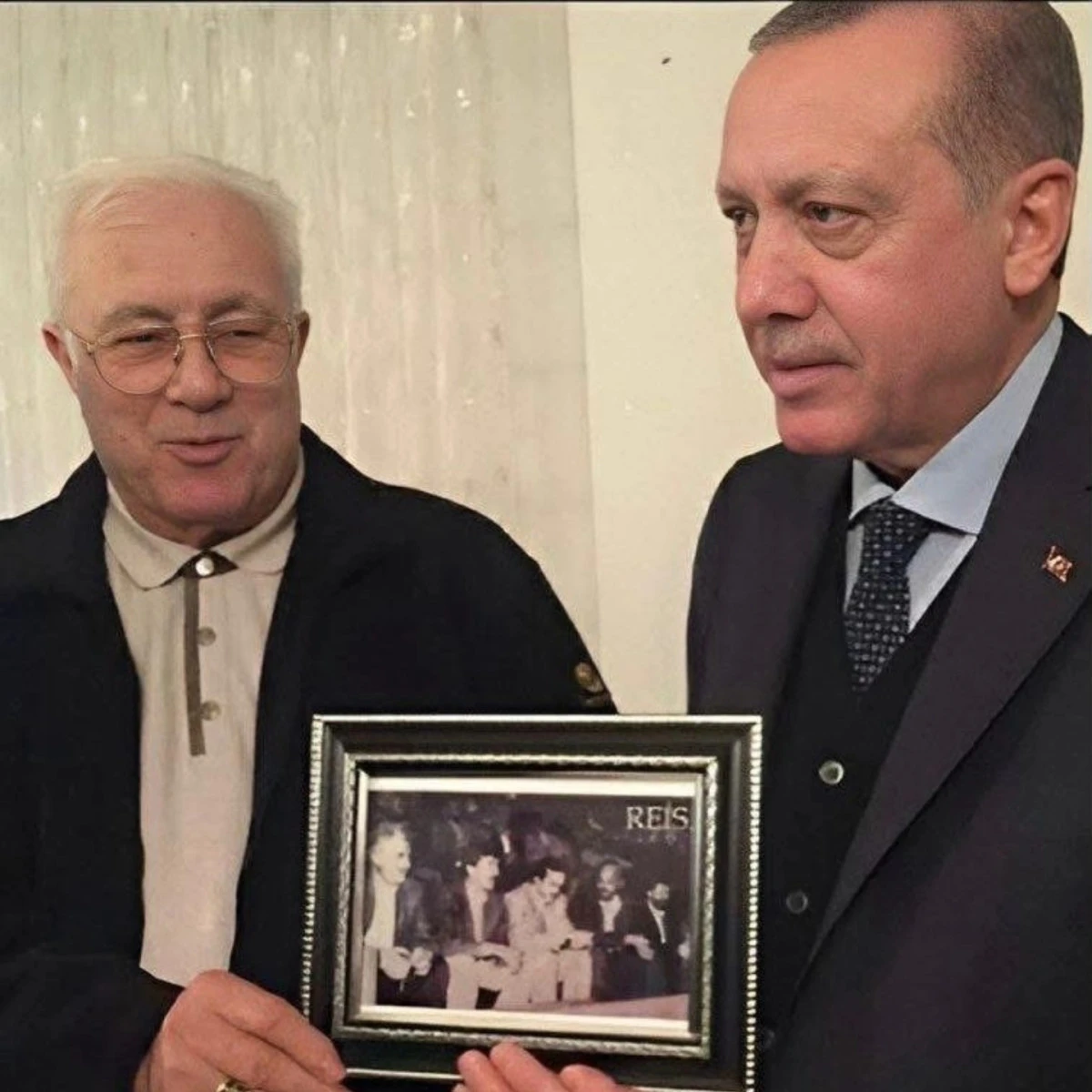 GENÇLİK MERKEZİ'NE BURHAN ABİŞ' İN ADI VERİLDİ