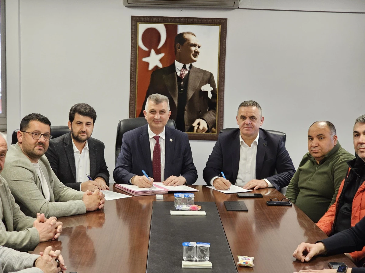GÖLCÜK BELEDİYESİ 1 MAYIS'TA İŞÇİLERİN YÜZÜNÜ GÜLDÜRDÜ