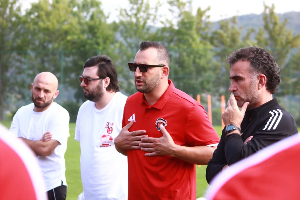 G&ouml;lc&uuml;kspor&rsquo;un Bolu Kampına Başkan &Ouml;zdemir&rsquo;den Ziyaret