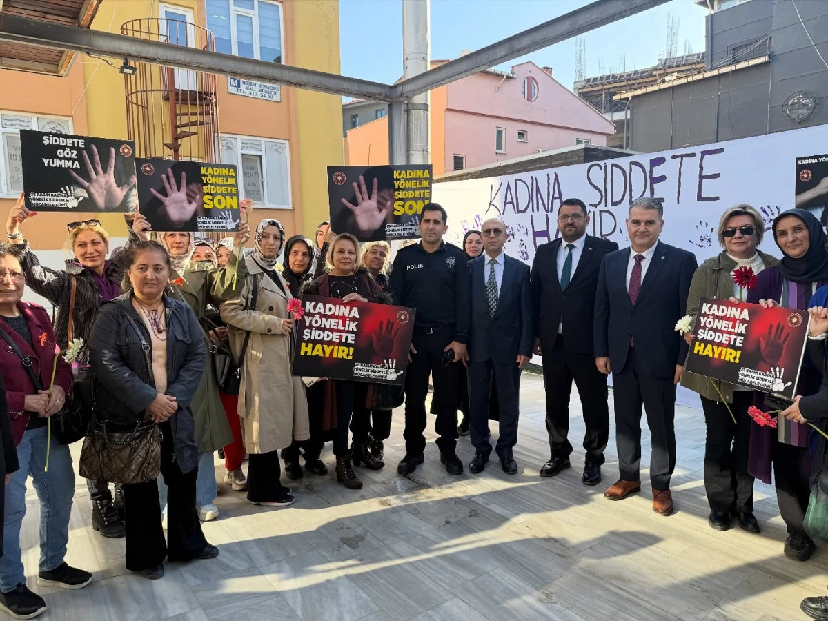 GÖLCÜK’TE KADINA ŞİDDETE KARŞI FARKINDALIK ETKİNLİĞİ