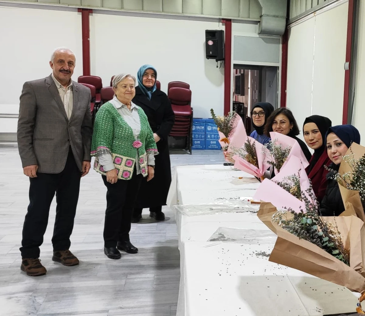 G&Ouml;LC&Uuml;K&rsquo;TE SANAT &Ccedil;İ&Ccedil;EK A&Ccedil;TI