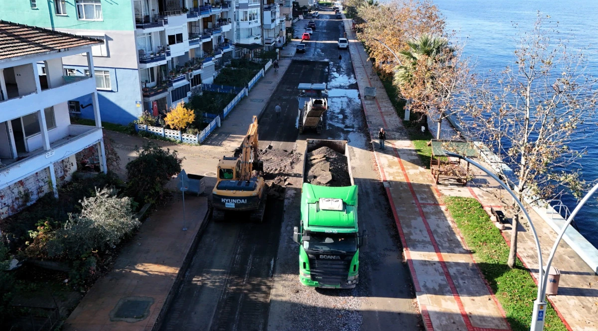 HALIDERE SAHİL CADDESİ’NE KAPSAMLI YENİLEME