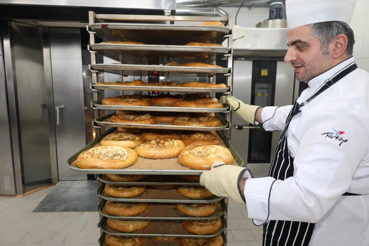 HALK EKMEK&rsquo;TE RAMAZAN PİDESİ 20 TL