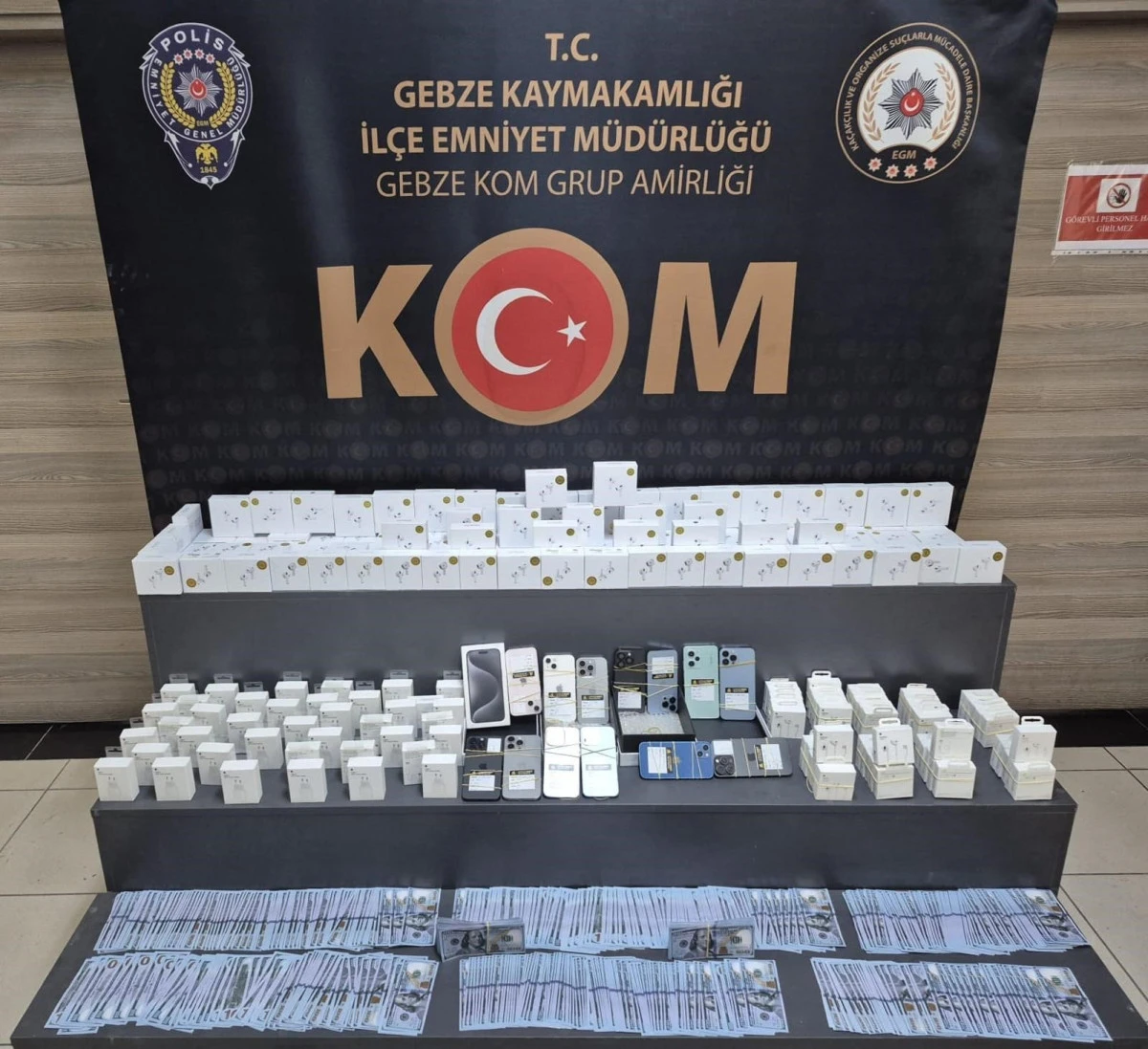 İŞ YERİNDE SAHTE 75 BİN DOLAR ELE GE&Ccedil;İRİLDİ