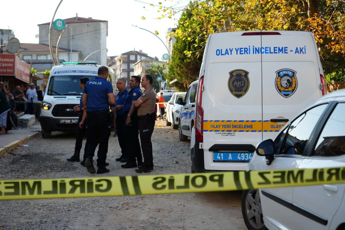  İskeleden d&uuml;şen iş&ccedil;i hayatını kaybetti
